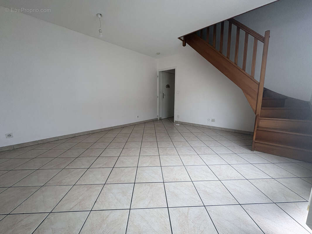 Appartement à SAINT-JEAN-DE-BRAYE