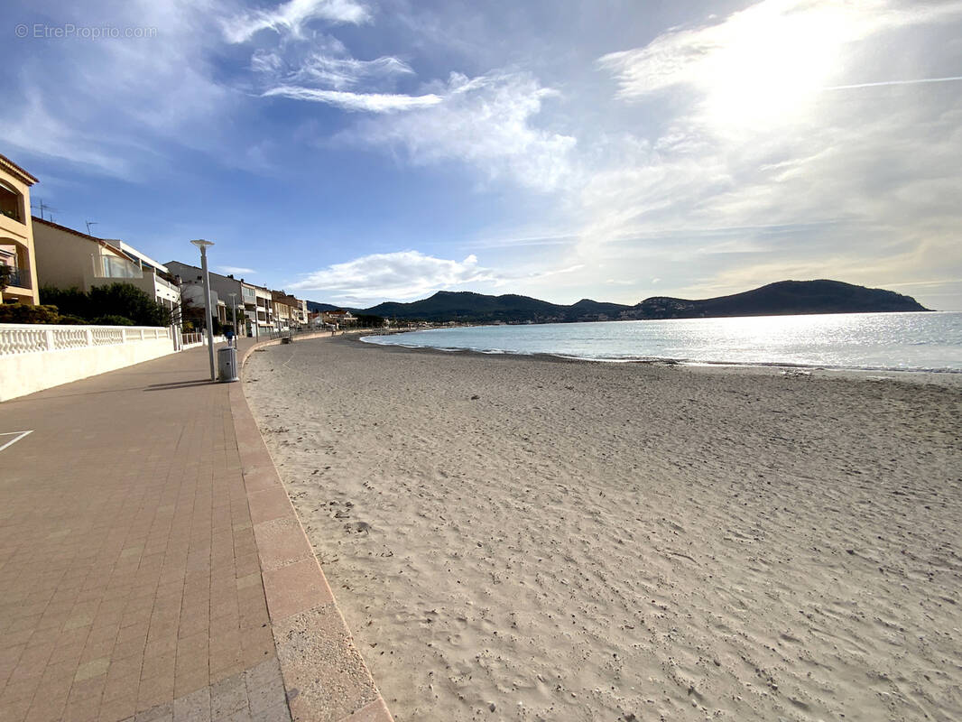 Commerce à SAINT-CYR-SUR-MER
