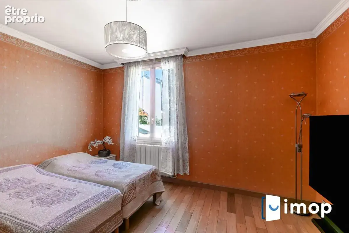 Quartier Mairie. 2mn RERA. Maison familiale 4/5ch. Jardin - photo 12