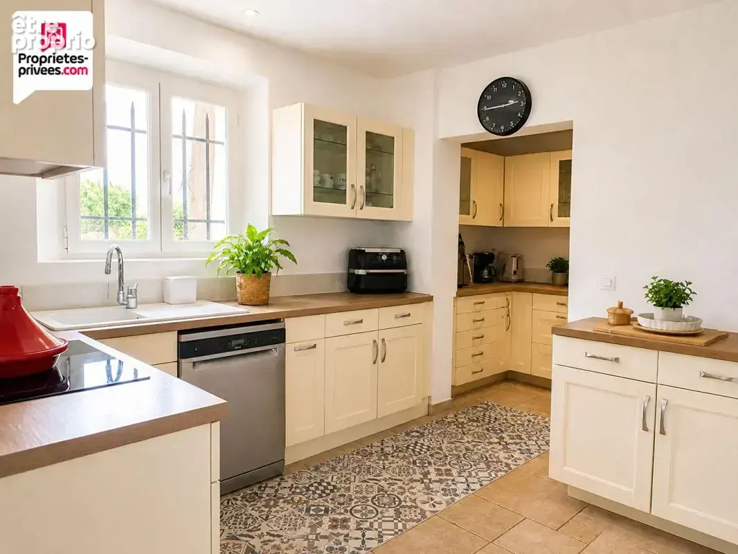 Mas de 2010 5 pièces 170m² Village à pied - photo 5