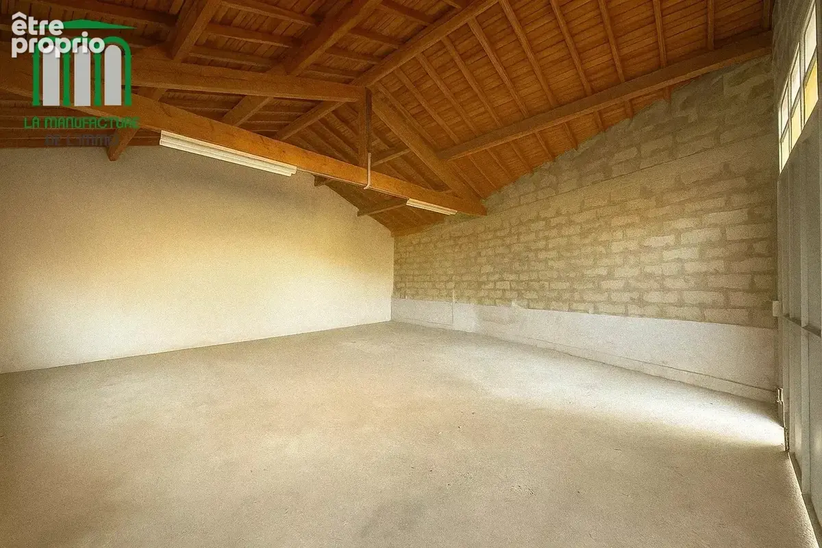 Maison avec hangard et garages secteur terrenoire proche des acces autoroutier - photo 11