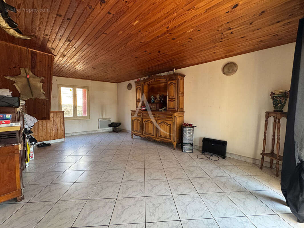 Maison Venansault- 5 chambres 130m2 - photo 2