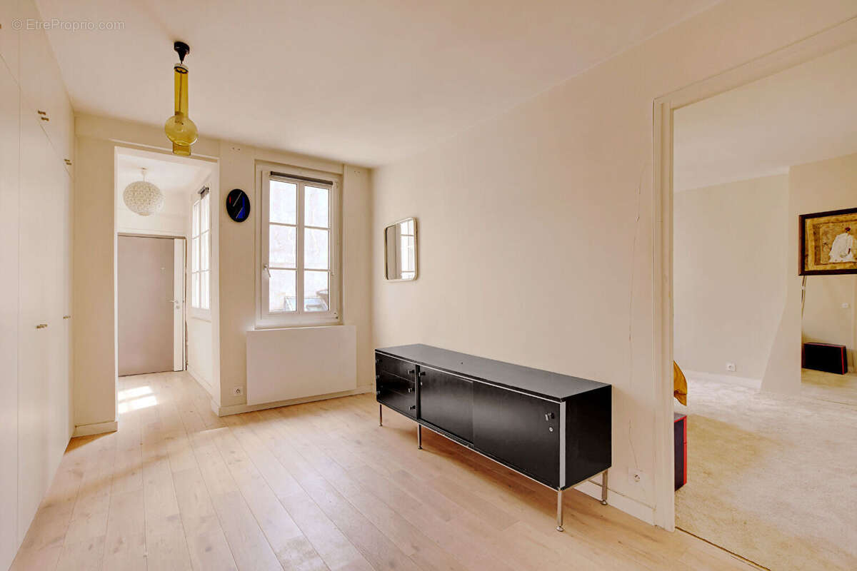 Appartement à PARIS-2E