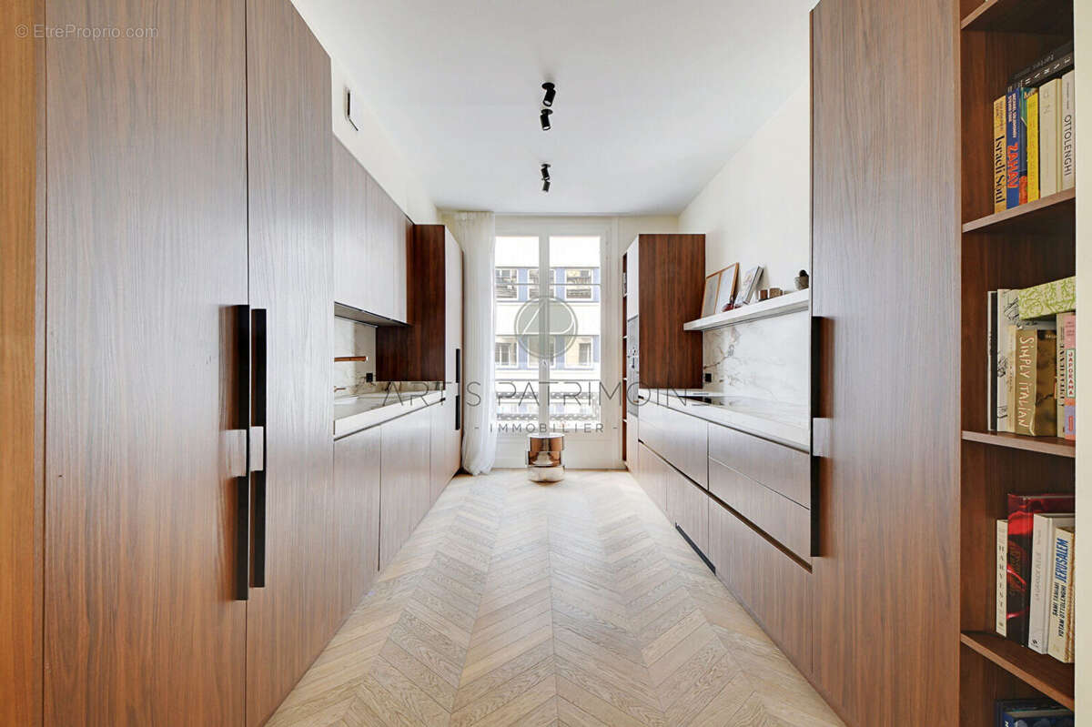 Appartement à PARIS-7E