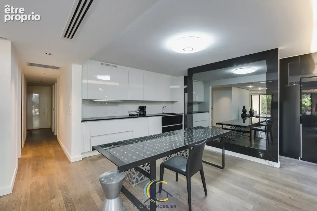 Rare : rdj d'exception avec jardin de 400m2 — résidence villa cadenelle - photo 9