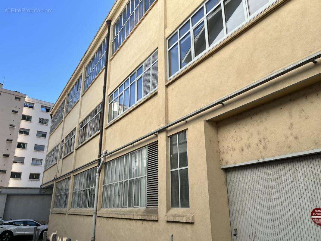 Local commercial F1 - photo 8
