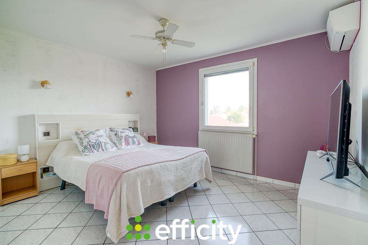 Maison à VAULX-EN-VELIN