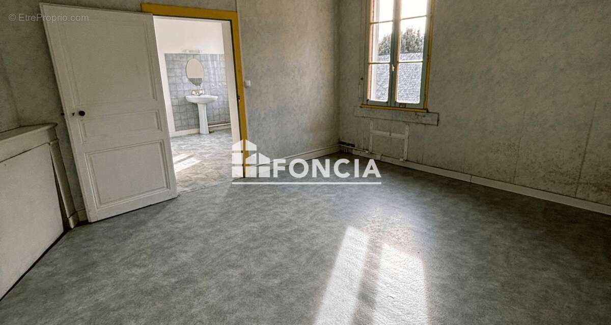 Maison à VILLIERS-CHARLEMAGNE