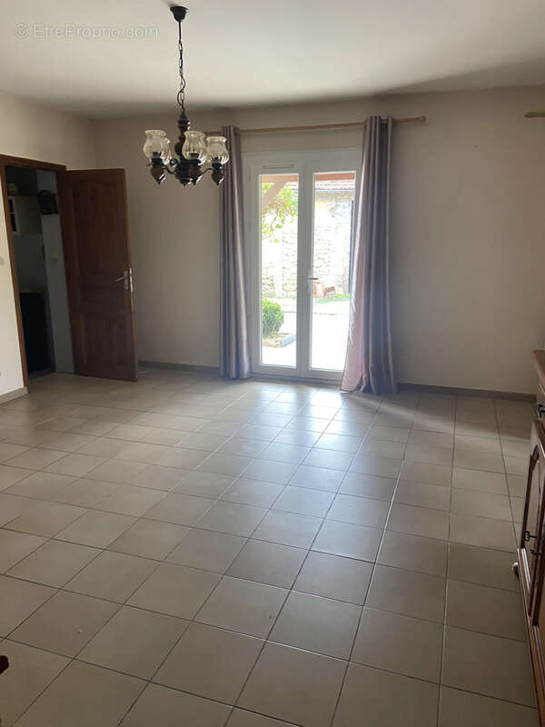 Entre La Réole et Langon - Maison de plain-pied de 90 M2 avec jardin - photo 3
