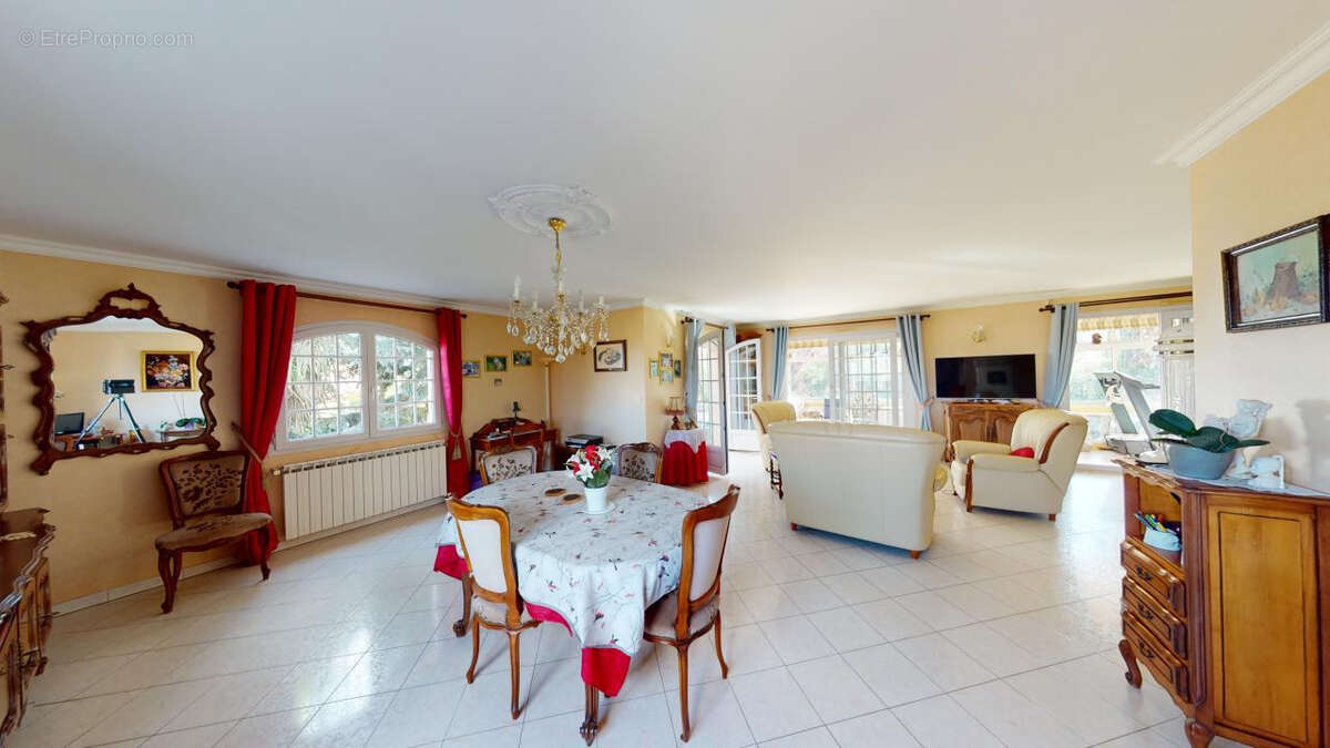 VILLA 170 M2 sur une parcelle de 1000 m2 - VENDUE LOUEE - photo 5