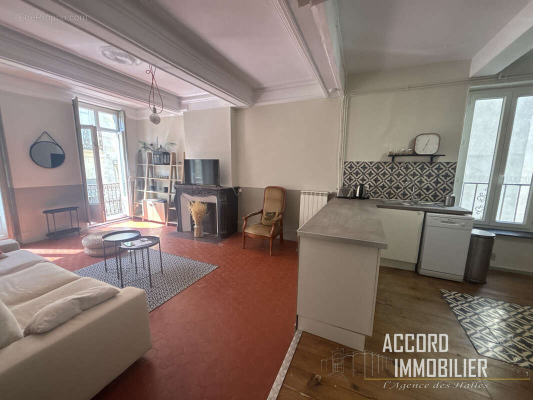 Bel appartement duplex de 85m2 T4 dans rue piétonne - photo 3
