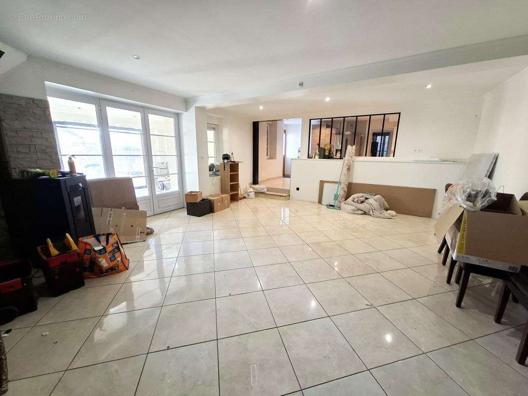 Maison à MONTIGNY-LENGRAIN