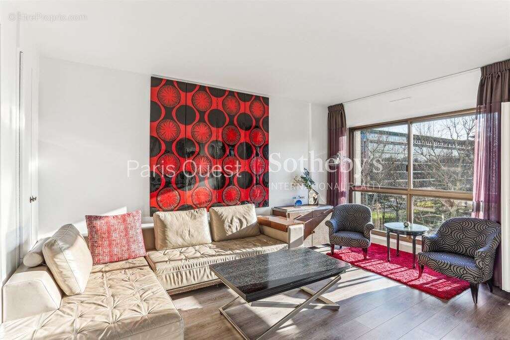 Appartement à NEUILLY-SUR-SEINE
