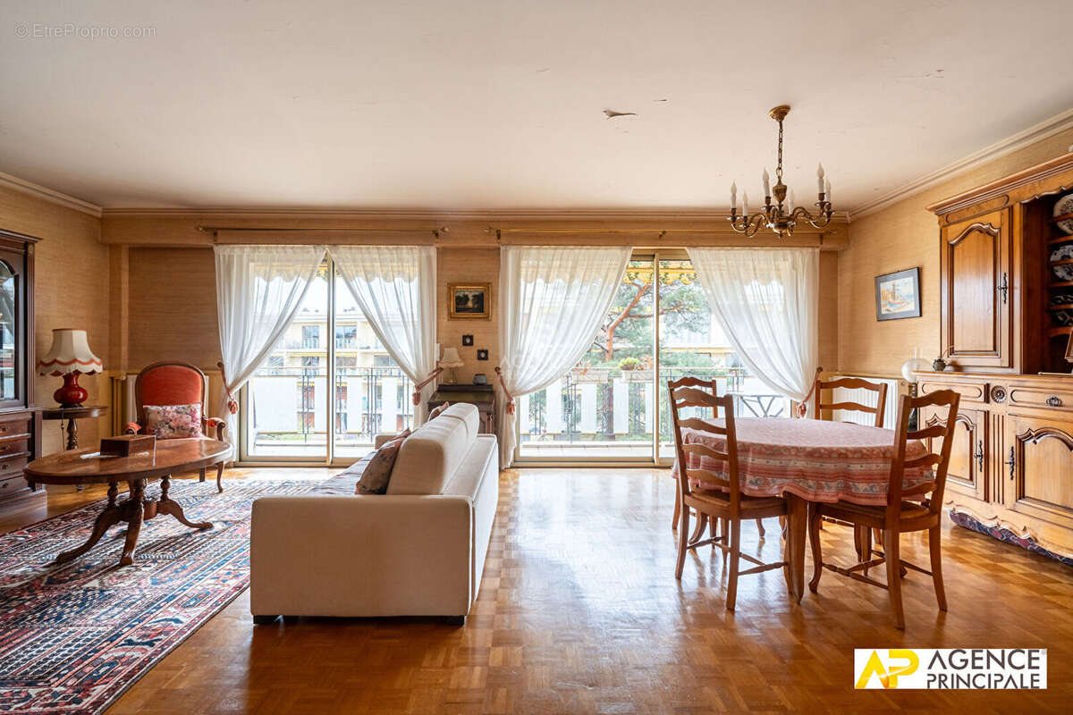 Appartement à MAISONS-LAFFITTE