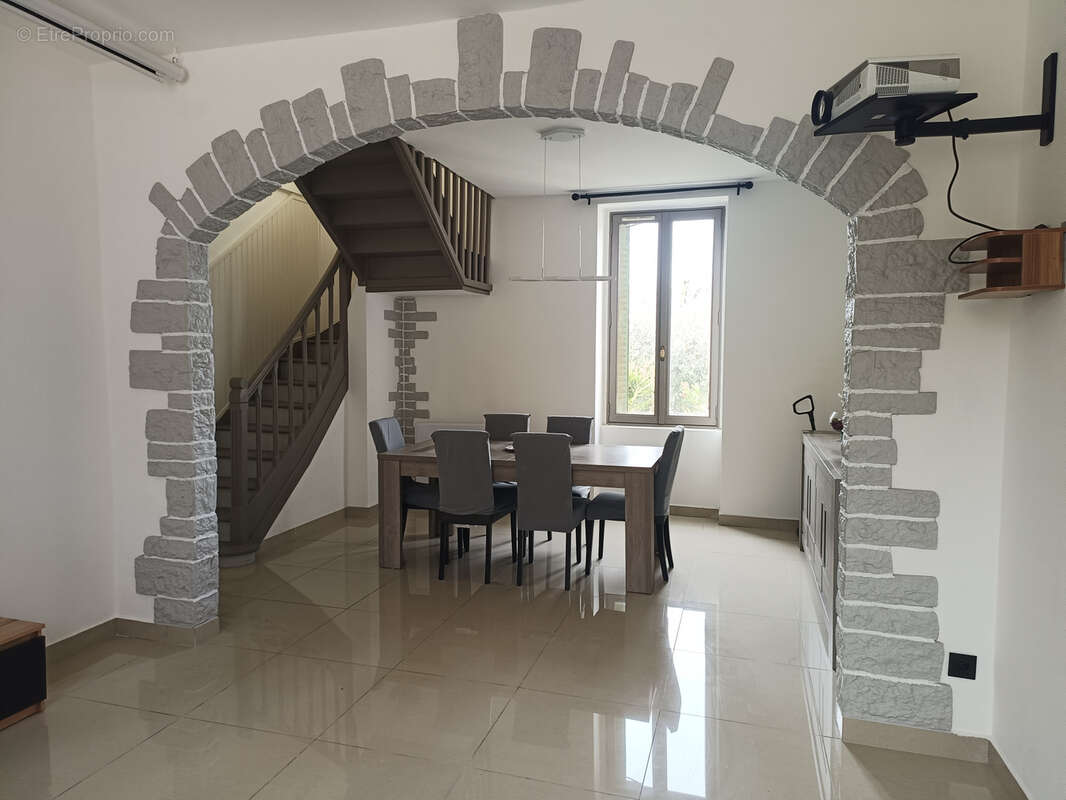 Maison à LE PEAGE-DE-ROUSSILLON