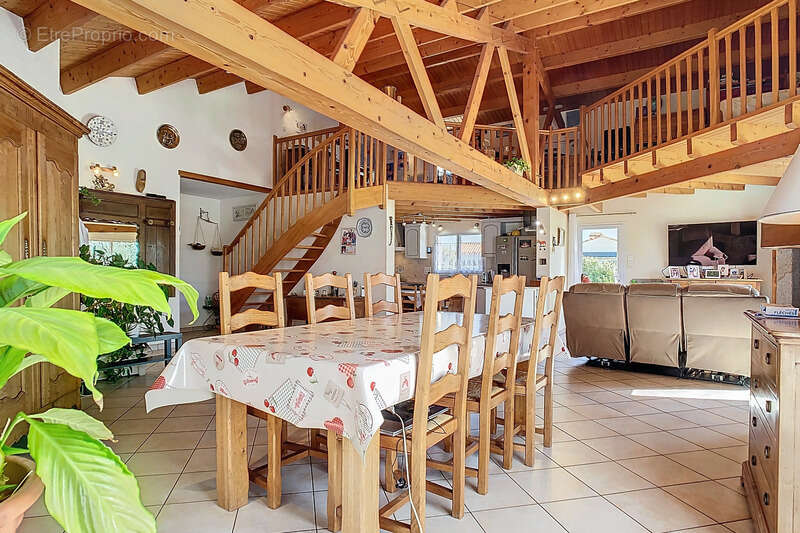 Maison à LE PERRIER