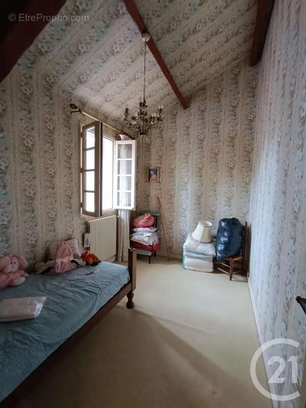 Maison à COUTRAS