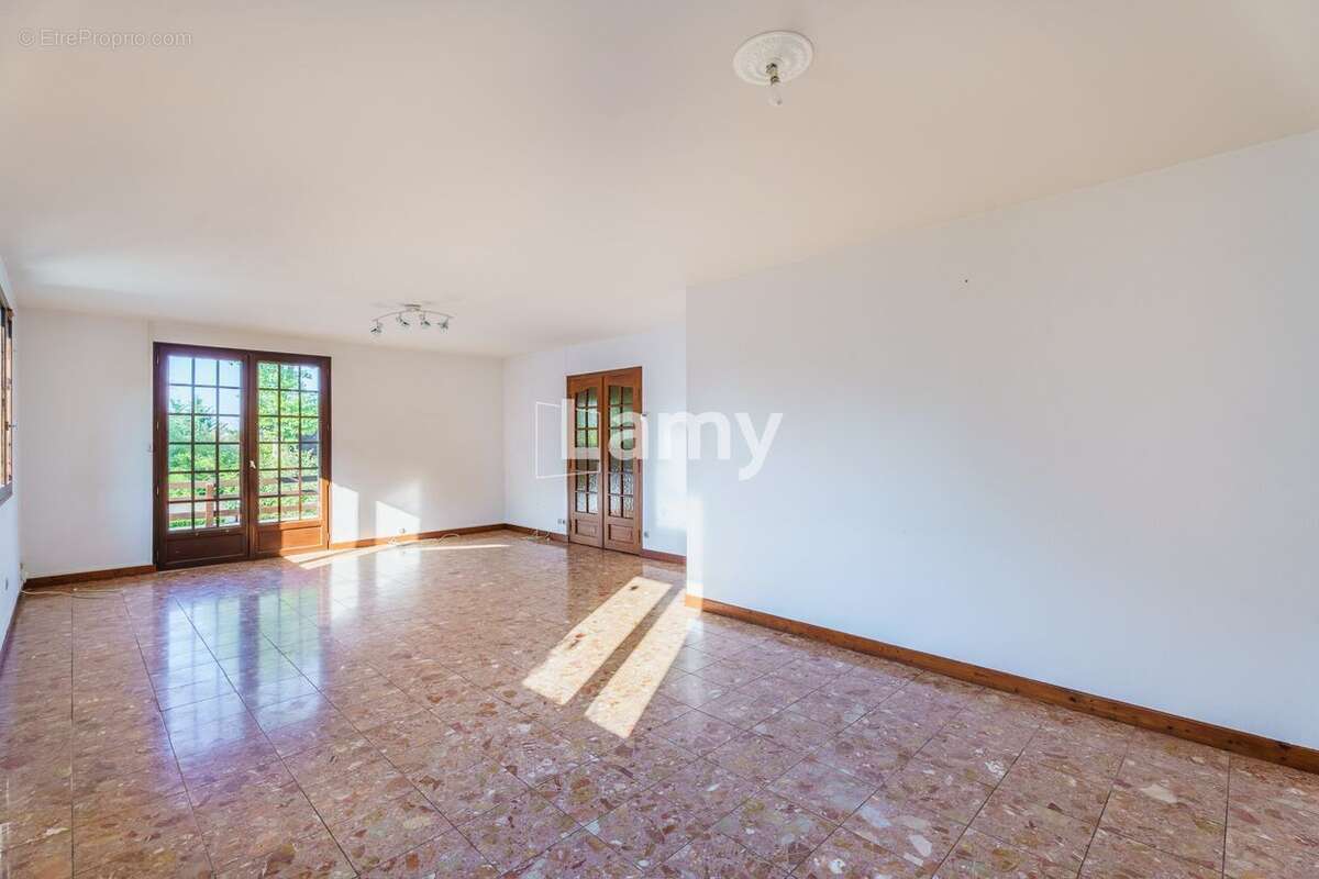 Maison à VAROIS-ET-CHAIGNOT