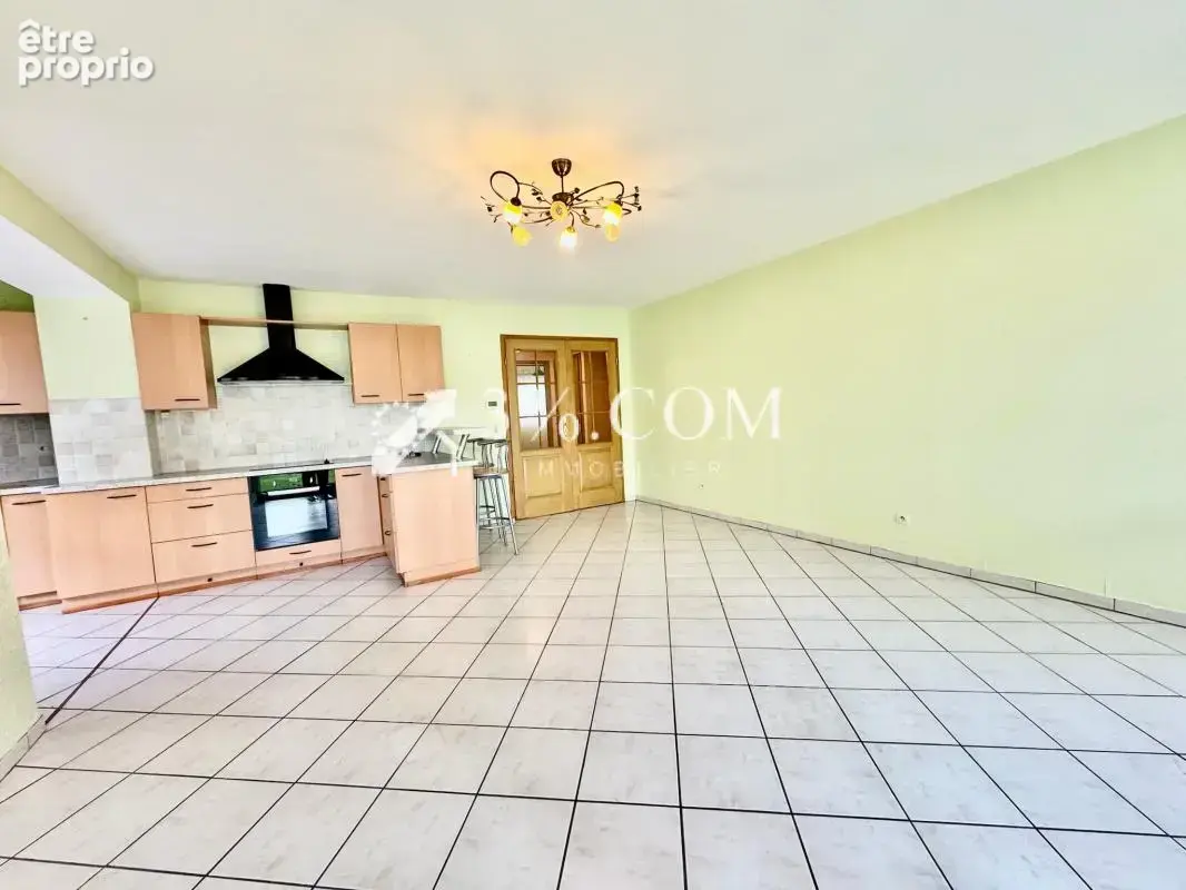 3%COM Beau F3  avec jardin de 134m2 + double garage - photo 4