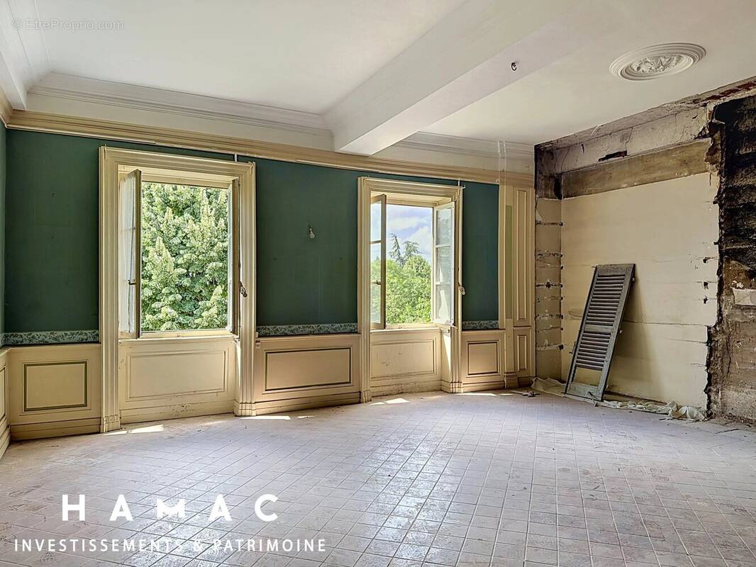 Appartement à GREZIEU-LA-VARENNE