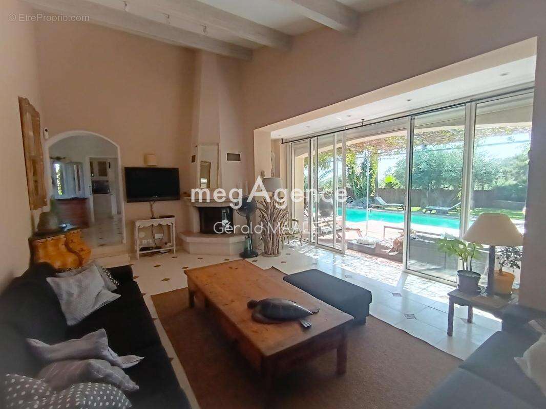 Villa de 170m² avec piscine à Grimaud - photo 6