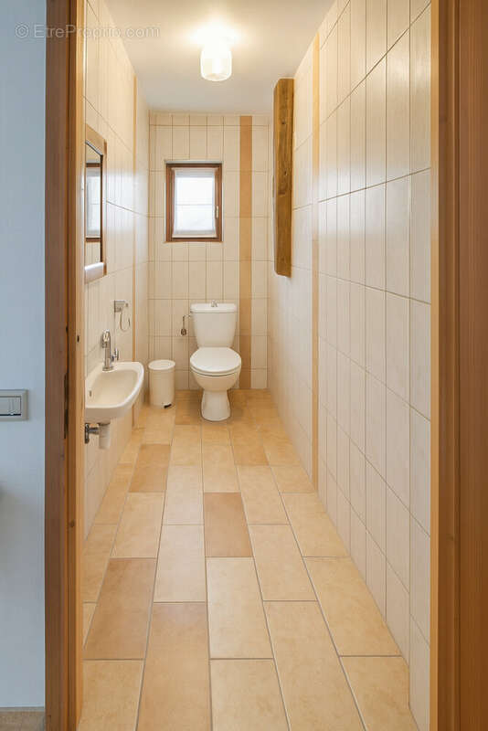 Maison à CHARETTE-VARENNES