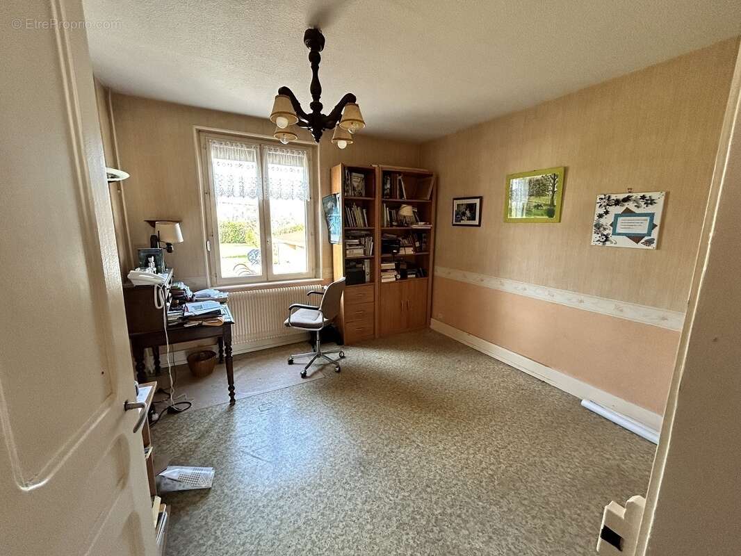 Maison à VIEUX-CHARMONT