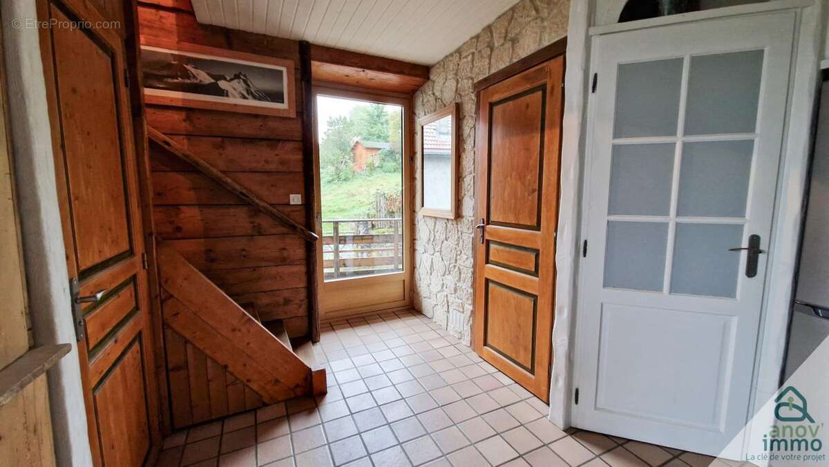 Maison à SAINT-MURY-MONTEYMOND