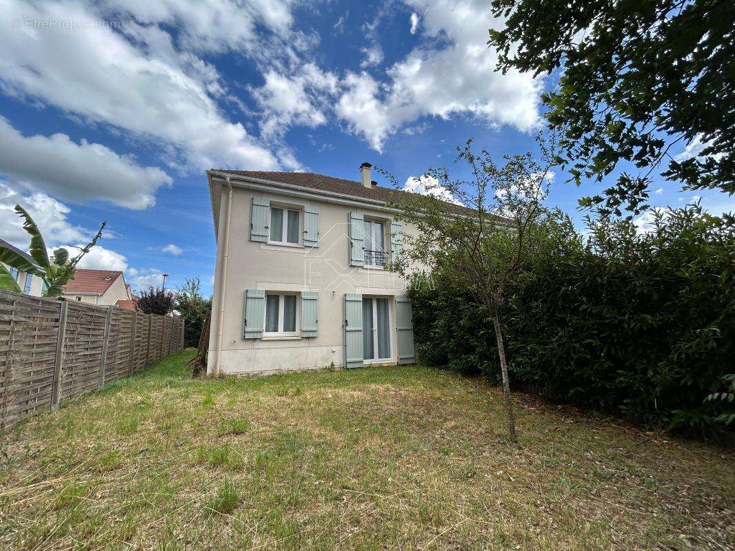 Maison à FRENEUSE