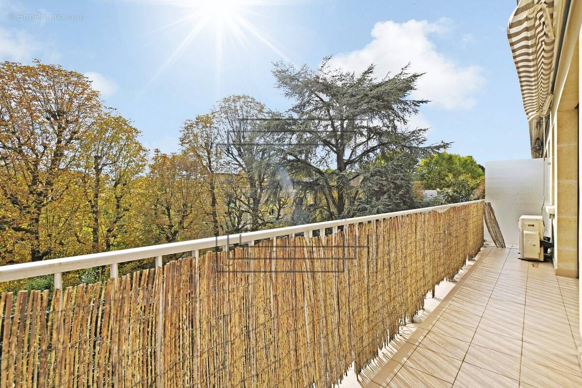 Appartement à NEUILLY-SUR-SEINE