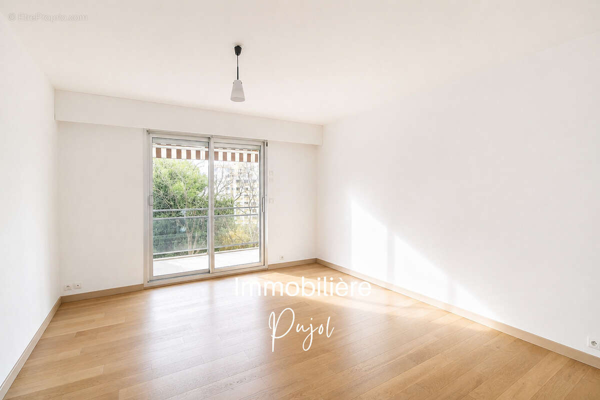 Appartement à MARSEILLE-6E