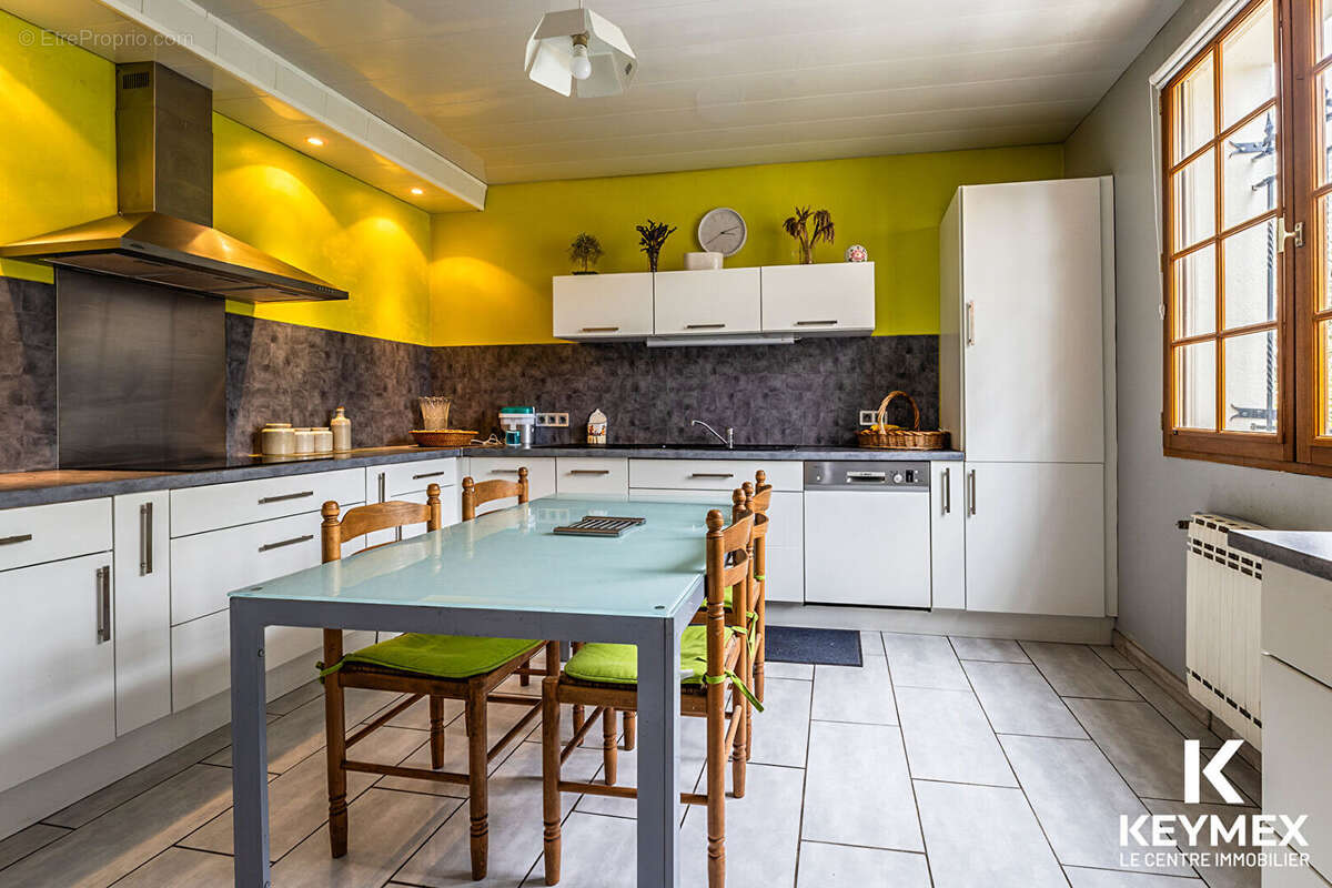 Maison familiale 7 pièces - 147m² - Sous-sol total - photo 4