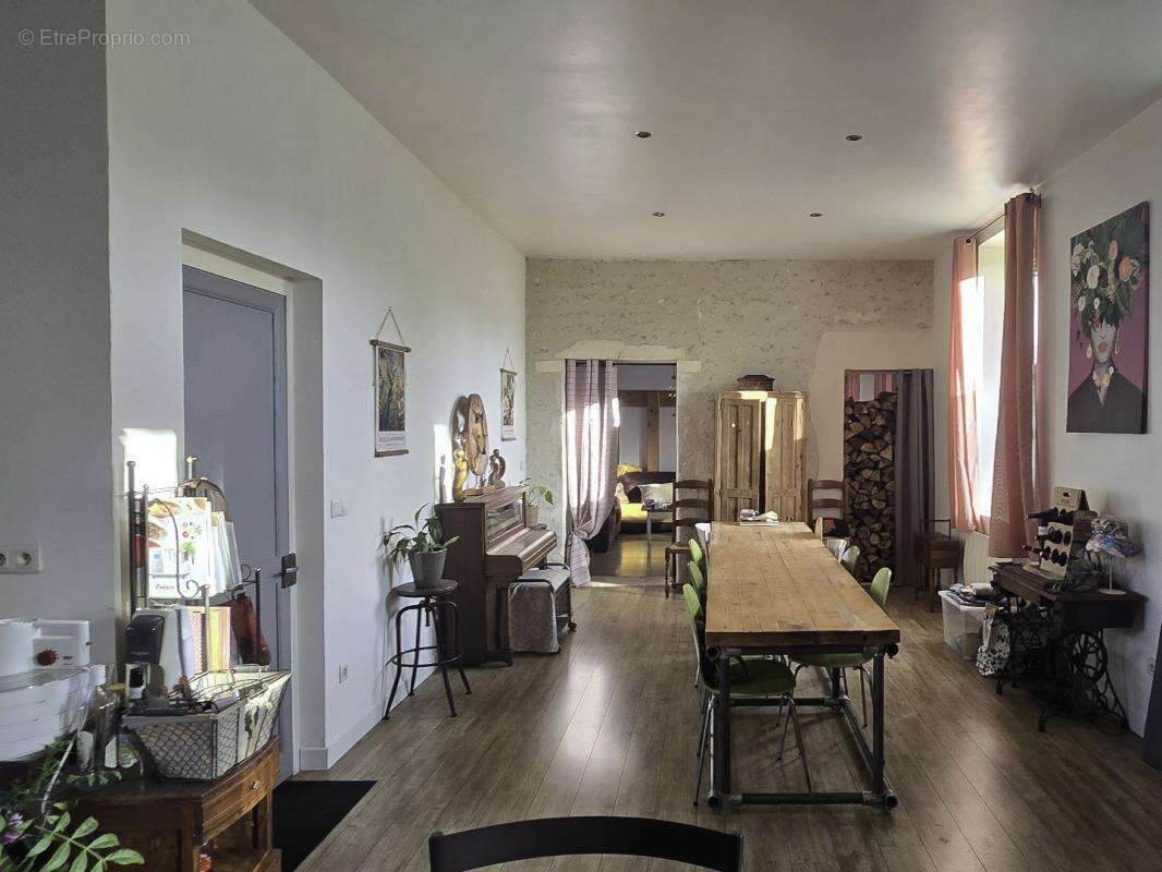 Maison à BERNAY-SAINT-MARTIN