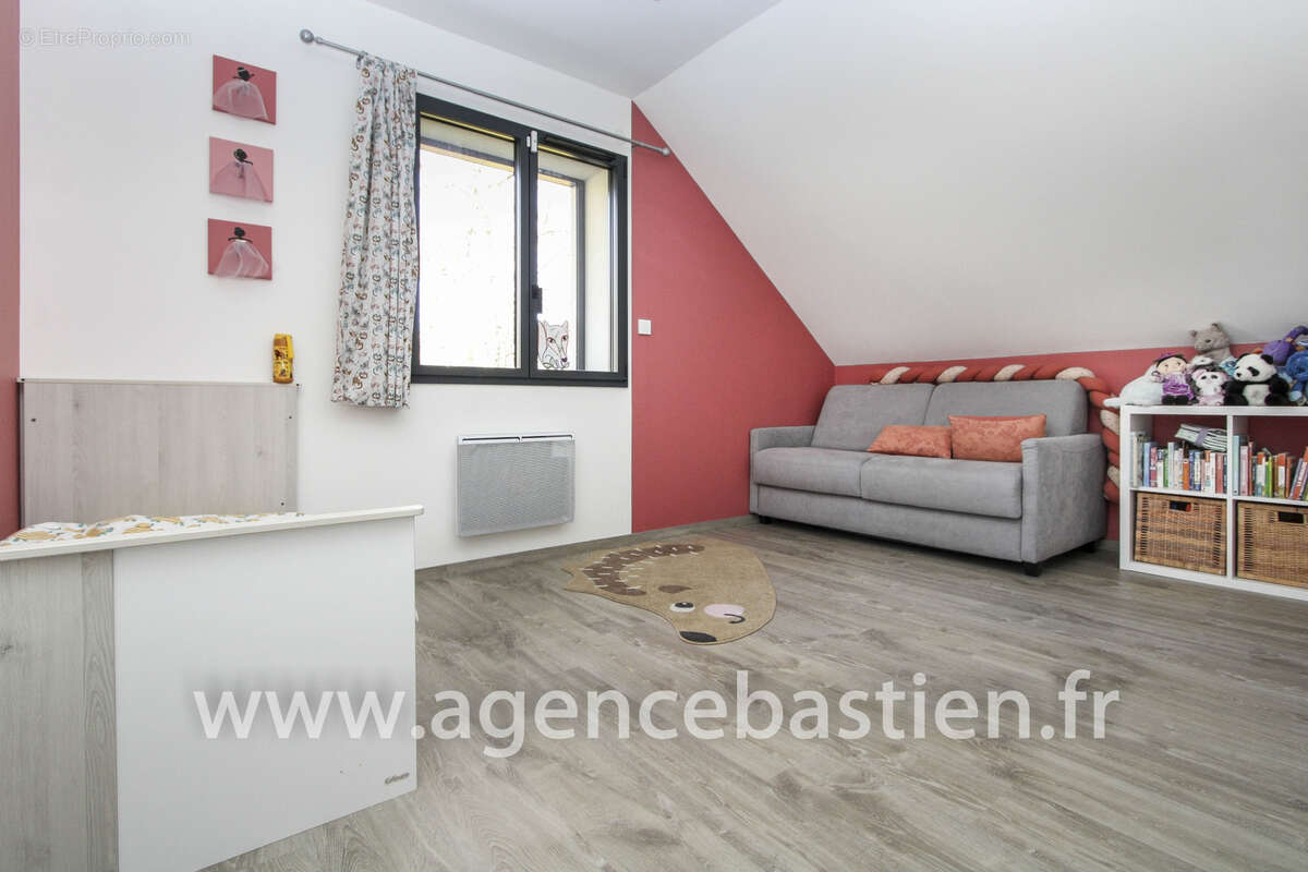 Maison à SAINT-GENIS-POUILLY