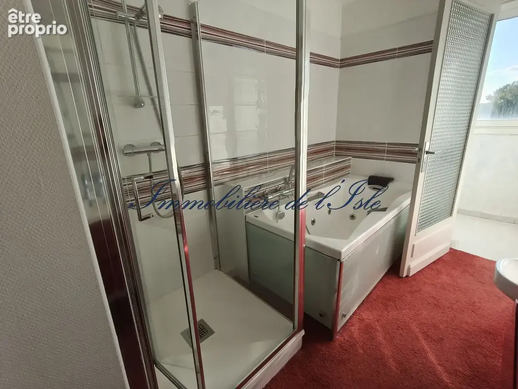 Élégant appartement traversant avec balcon et parking - photo 7
