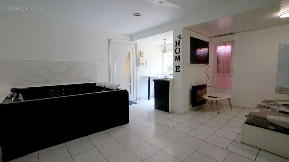 Appartement à JUZIERS