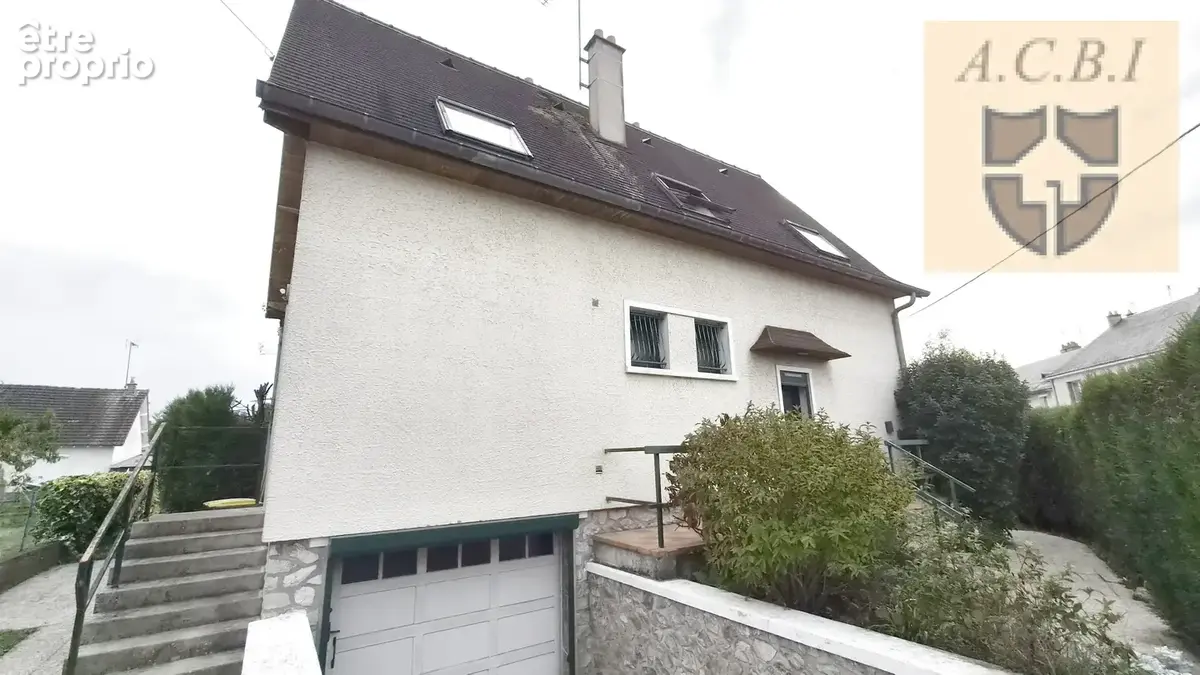 Ensemble immobilier  ou maison familiale (~122 m2 hab. + sous-sol total) - photo 1