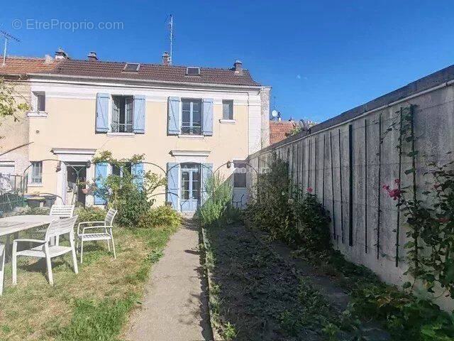 Maison à VILLENEUVE-SAINT-GEORGES