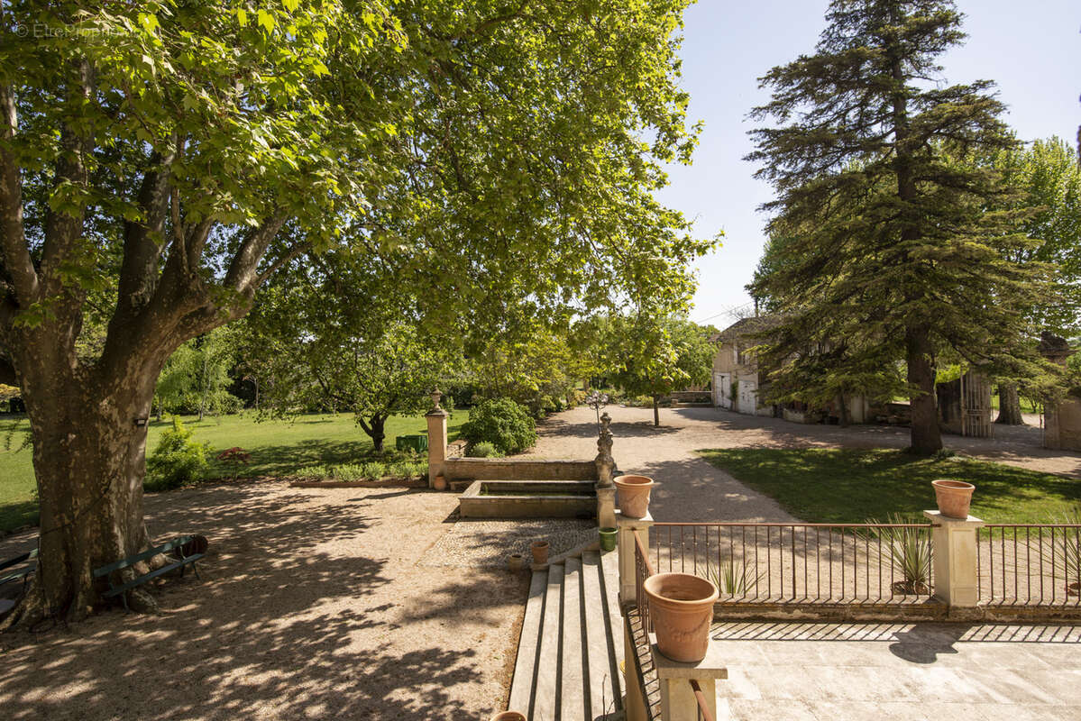 Maison de Maître, début 19ème, avec un parc de plus de 1 hectare. - photo 15