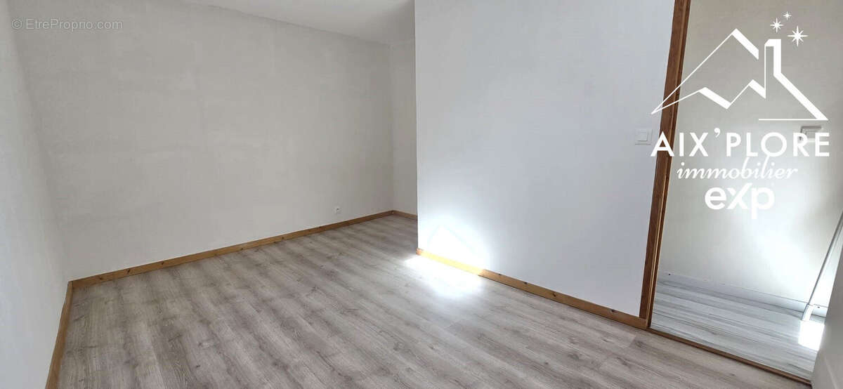 Maison 98 m² à Saint-Jean-Le-Vieux  - photo 8