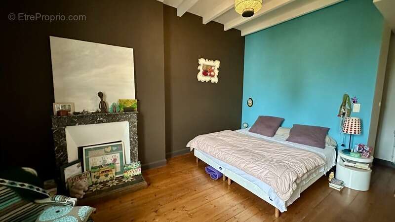 À VENDRE – BARBEZIEUX-SAINT-HILAIRE (16) – Propriété de caractère - cœur de ville - photo 7