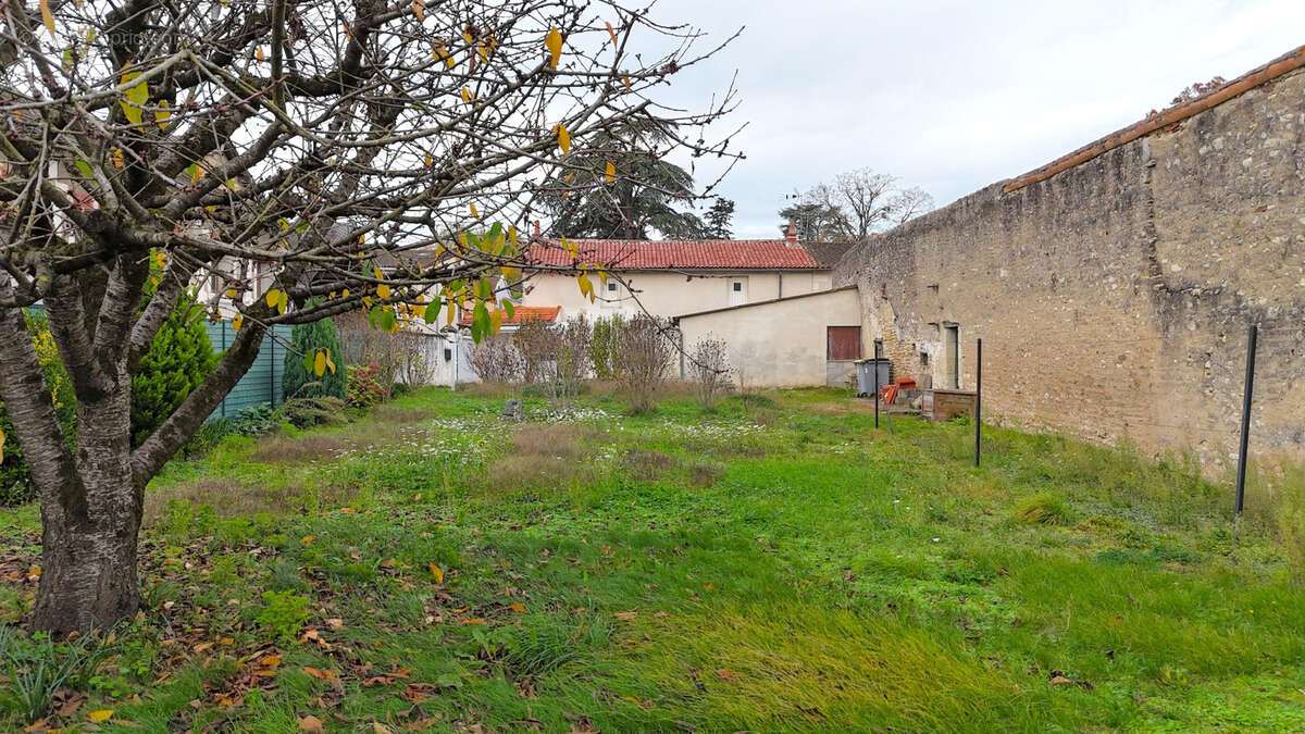 Terrain à JAUNAY-CLAN