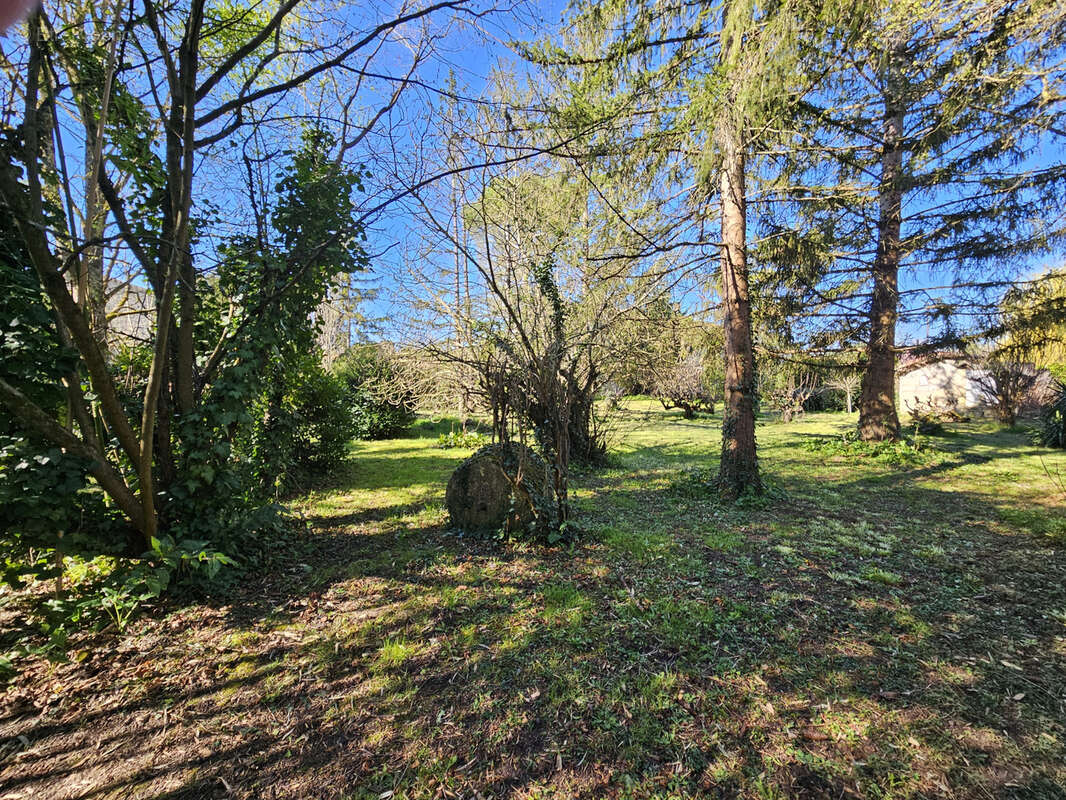 Maison à SAINT-GEORGES-DE-REX
