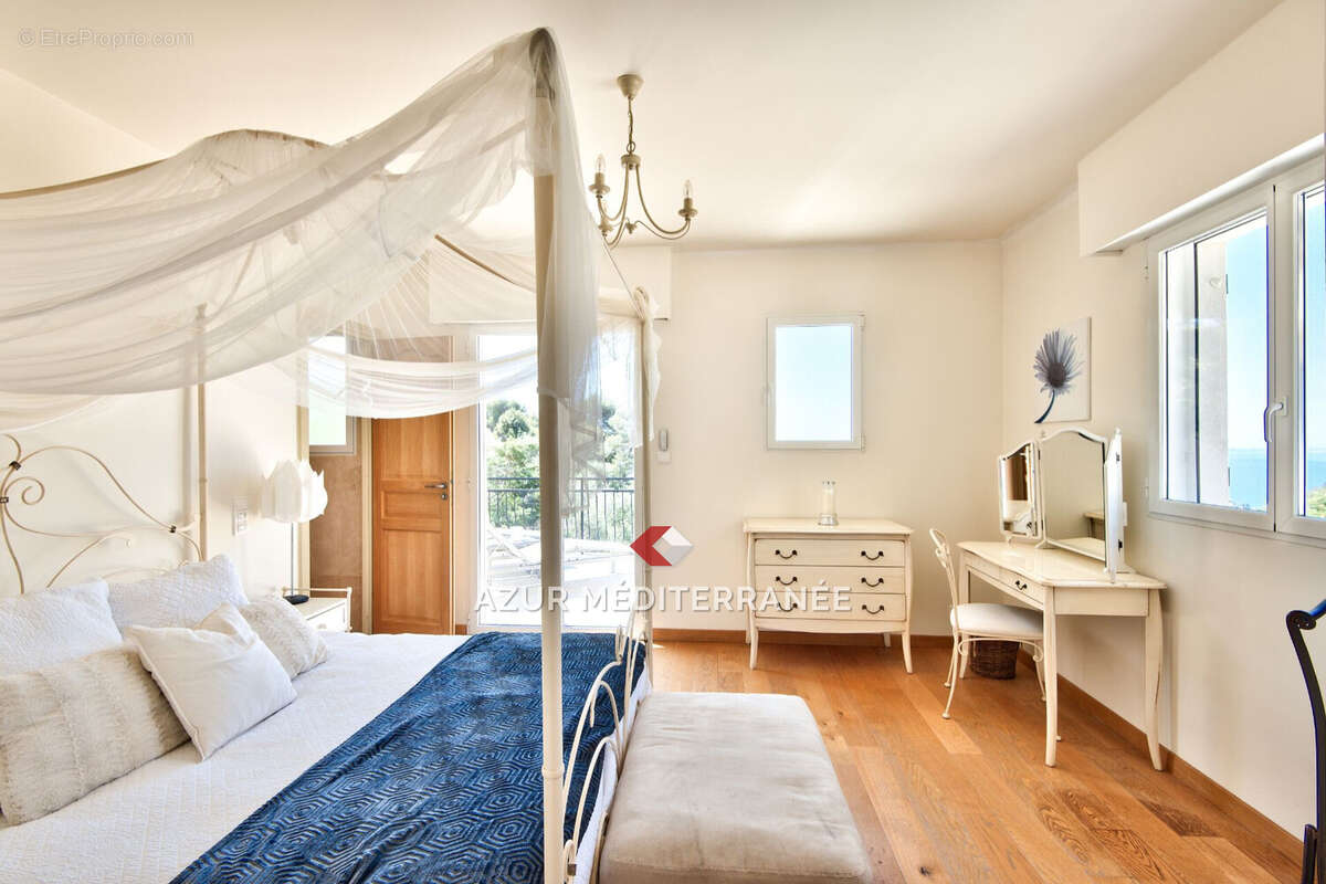 Maison 368 m² à Villefranche-Sur-Mer  - photo 9