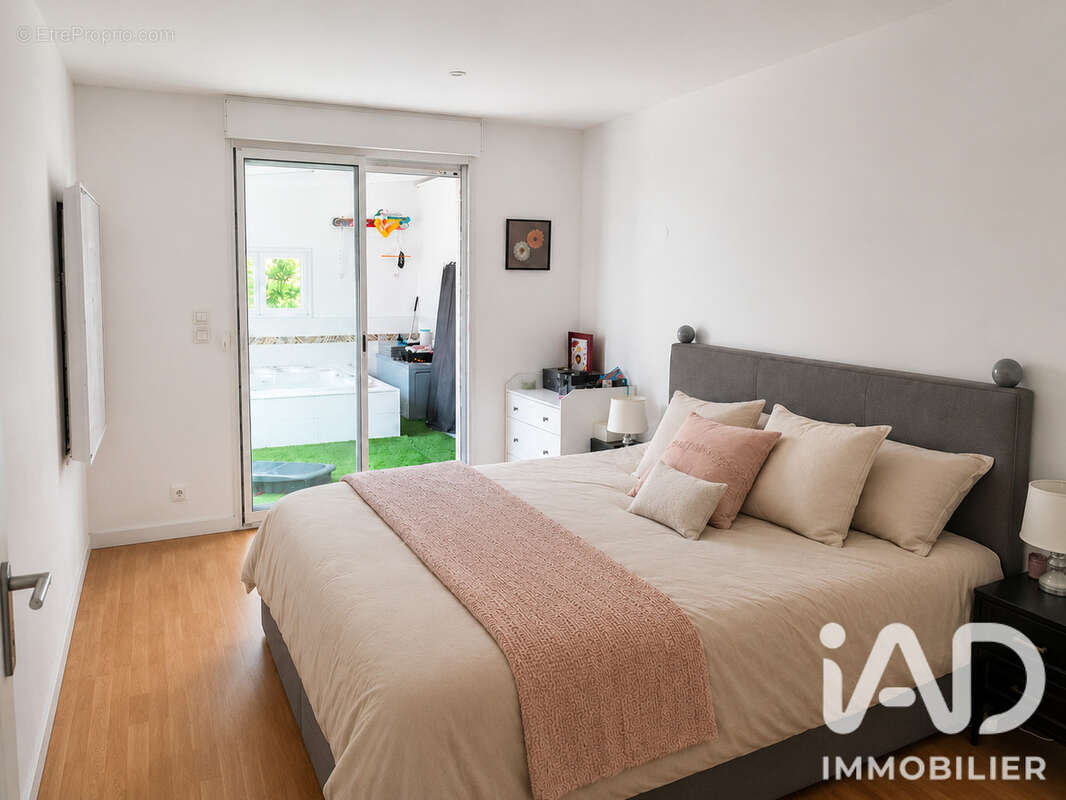 Maison 178 m² à La Ville-Du-Bois  - photo 7