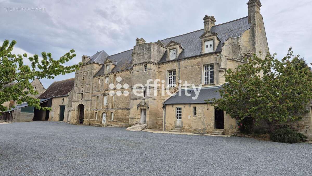 Maison à VIENNE-EN-BESSIN