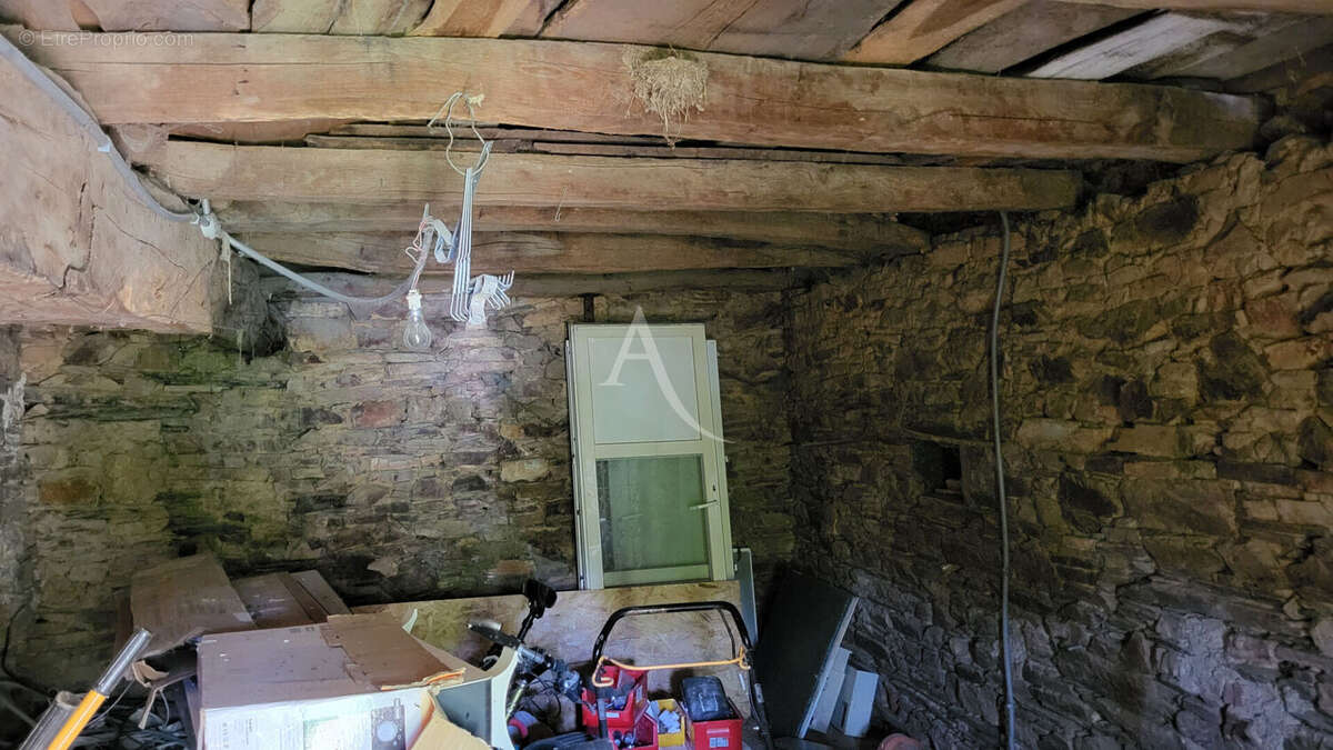 A réhabiliter, Bâtisse en pierres, 38m², Guemene Penfao - photo 3