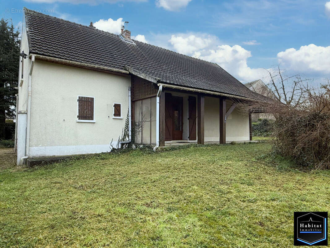 Maison à LE PLESSIS-BELLEVILLE