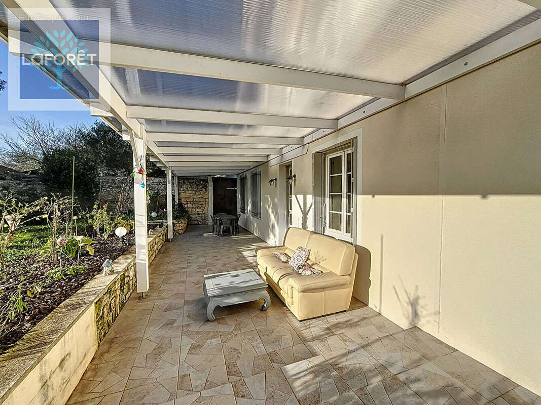 Maison à SAINT-GERMAIN-DE-LUSIGNAN