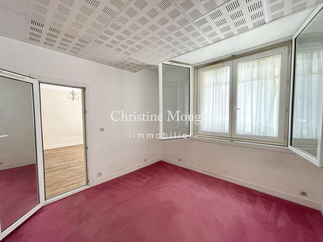 Appartement à NEUILLY-SUR-SEINE